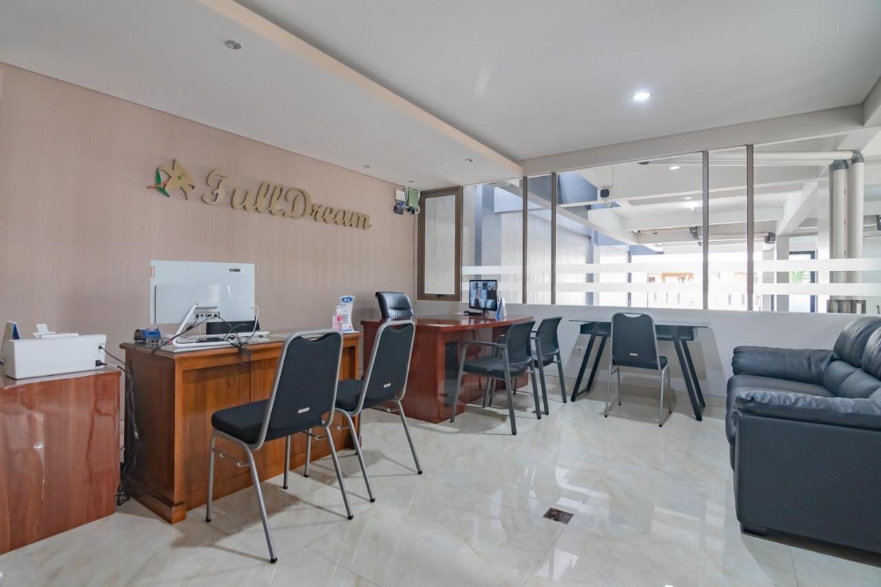 RedDoorz Plus @ Cirebon City Center Zewnętrze zdjęcie